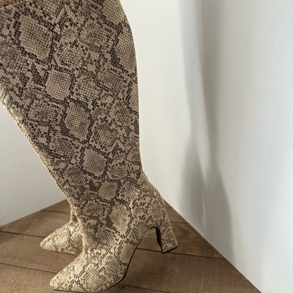 Snakeskin Embossed Chunky Heeled Classic Boots Zip Up Round Toe 10 - Picture 8 of 12